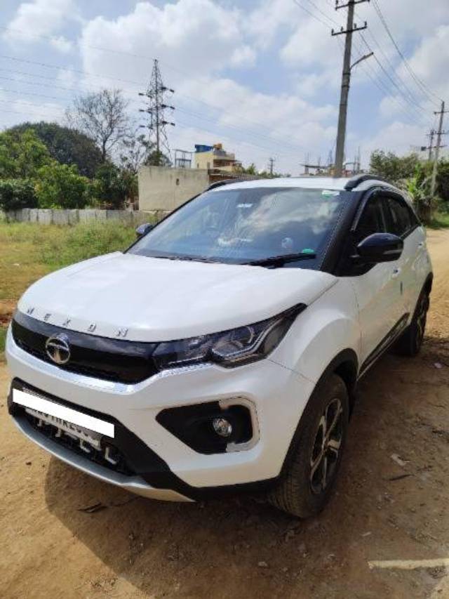 https://images10.gaadi.com/usedcar_image/3715142/original/processed_b1af419a-8194-4d7f-b4a0-77d5f2951ab8.jpg?imwidth=6400