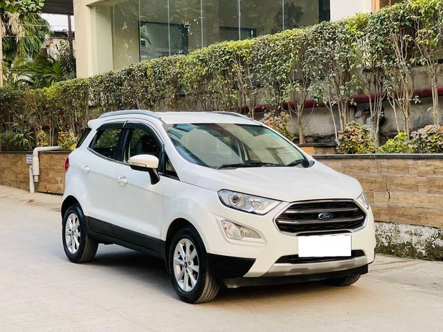 https://images10.gaadi.com/usedcar_image/3716724/original/processed_img2934204__used_car_2934204_1702400227.jpg?imwidth=6400