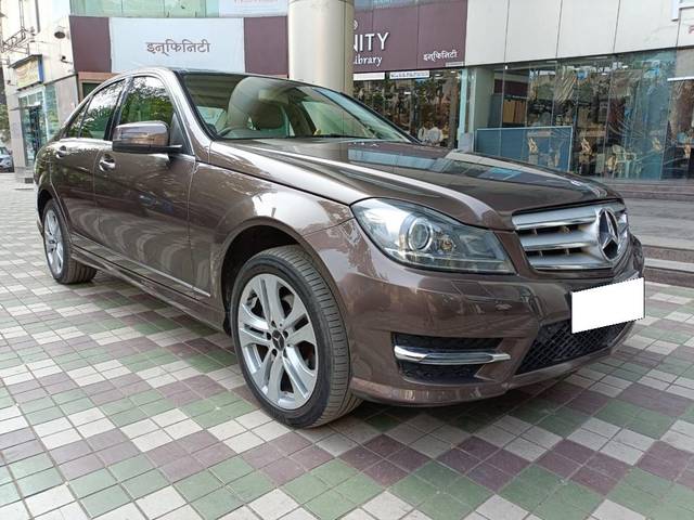 https://images10.gaadi.com/usedcar_image/3723024/original/processed_img2936677__used_car_2936677_1702722122.jpg?imwidth=6400