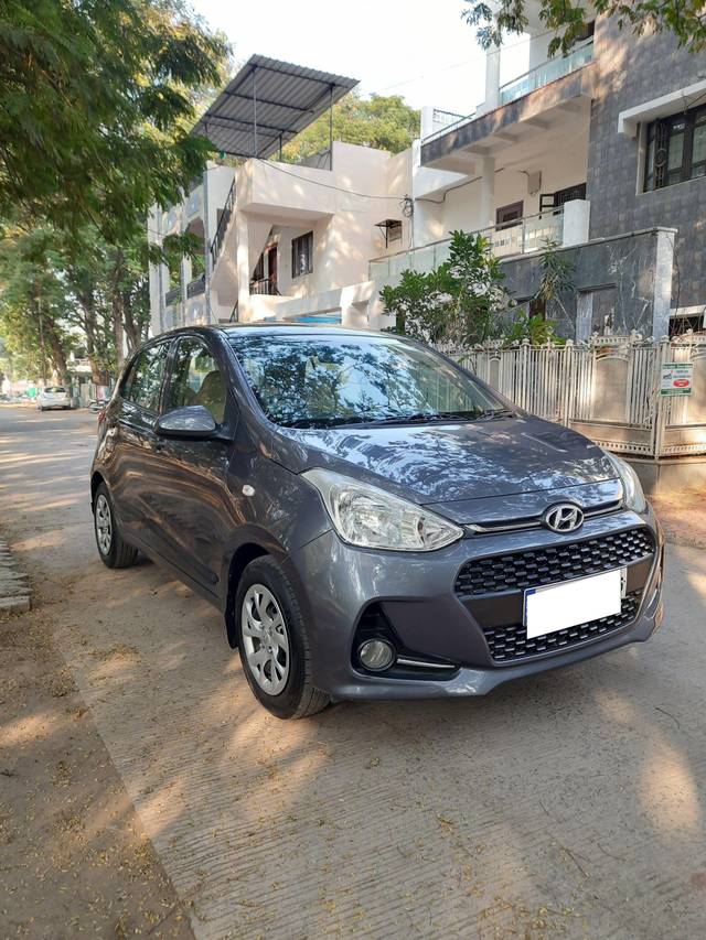 https://images10.gaadi.com/usedcar_image/3743178/original/processed_img2945779__used_car_2945779_1703577566.jpg?imwidth=6400