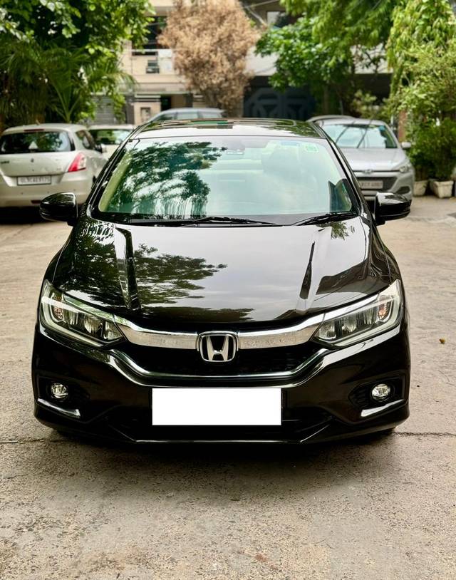 https://images10.gaadi.com/usedcar_image/3743217/original/processed_c5652bdea22abdcc7296a680becffb92.jpg?imwidth=6400