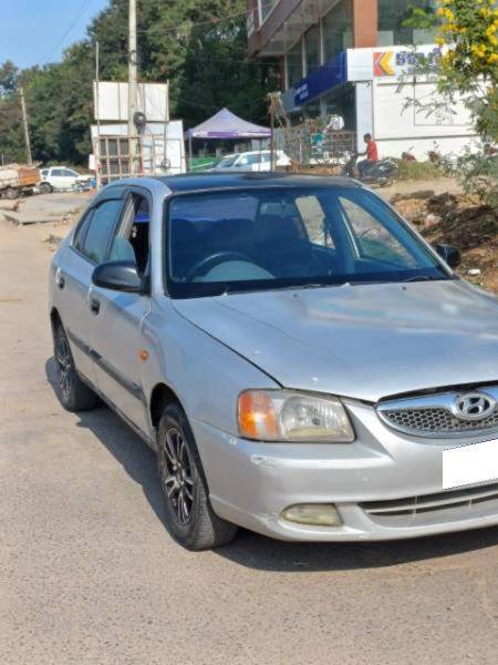 Hyundai accent second on sale hand car