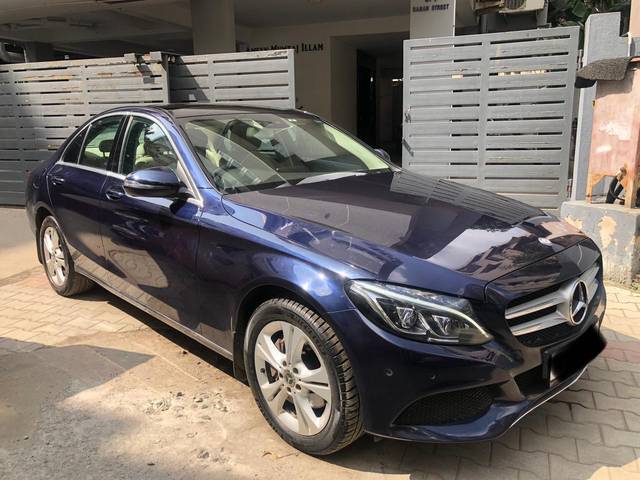 https://images10.gaadi.com/usedcar_image/3744632/original/processed_img2946225__used_car_2946225_1703658222.jpg?imwidth=6400