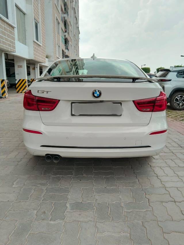 https://images10.gaadi.com/usedcar_image/3751094/original/processed_img2948582__used_car_2948582_1704002340.jpg?imwidth=6401