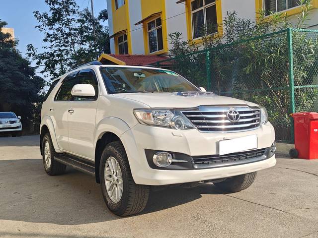 https://images10.gaadi.com/usedcar_image/3752797/original/processed_img2949261__used_car_2949261_1704107098.jpg?imwidth=6400