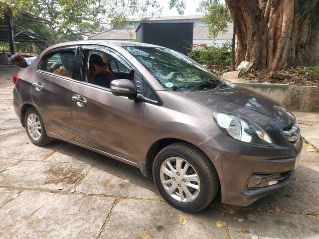 https://images10.gaadi.com/usedcar_image/3753678/original/img2949522__used_car_2949522_1704179011.jpg?imwidth=6402