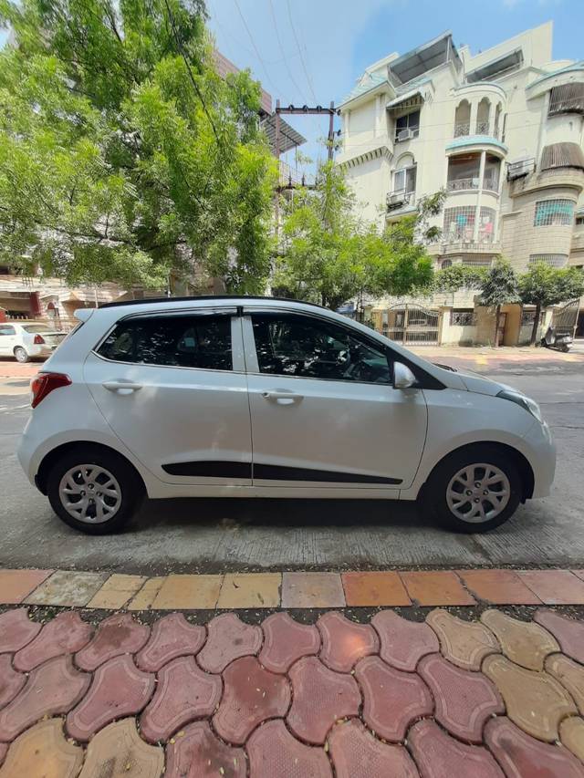 https://images10.gaadi.com/usedcar_image/3757731/original/img2951274__used_car_2951274_1704376341.jpg?imwidth=6401