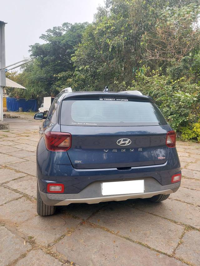 https://images10.gaadi.com/usedcar_image/3758452/original/processed_img2951508__used_car_2951508_1704436388.jpg?imwidth=6402