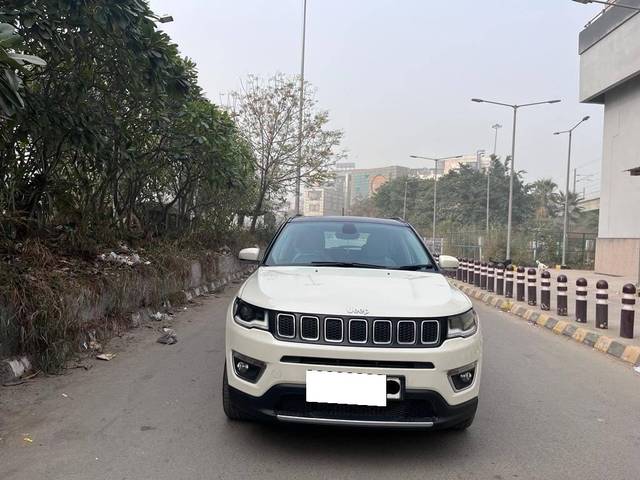 https://images10.gaadi.com/usedcar_image/3763811/original/processed_e682723093c6e41725e3db0f18c08243.jpg?imwidth=6400