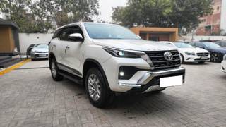 Toyota Fortuner Price (March Offers!), 7 seater SUV Images