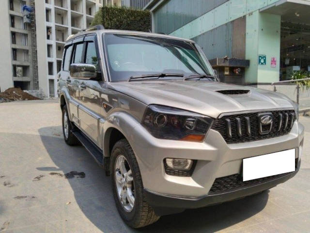 https://images10.gaadi.com/usedcar_image/3768002/original/processed_img2955042__used_car_2955042_1704967641.png?imwidth=6400