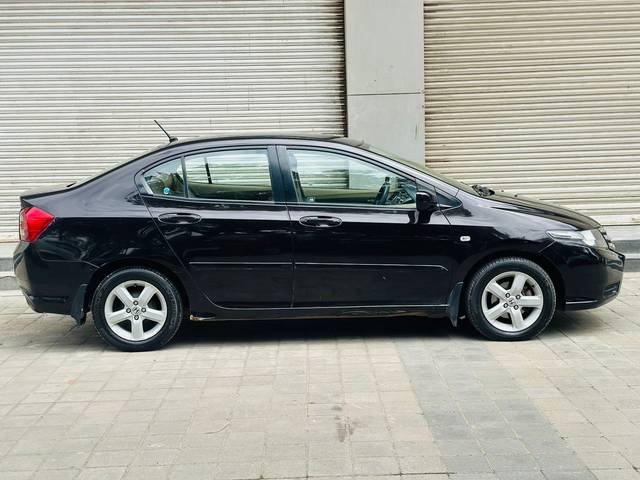 https://images10.gaadi.com/usedcar_image/3773062/original/img2956654__used_car_2956654_1705315137.jpg?imwidth=6401