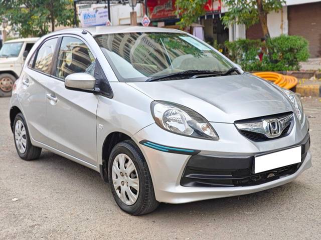 https://images10.gaadi.com/usedcar_image/3776012/original/processed_img2957848__used_car_2957848_1705474121.jpg?imwidth=6400