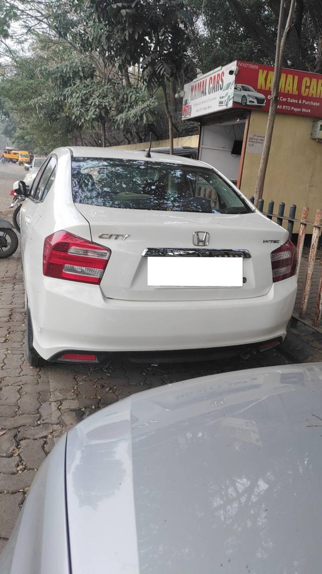 https://images10.gaadi.com/usedcar_image/3779973/original/processed_img2959416__used_car_2959416_1705664308.jpeg?imwidth=6401