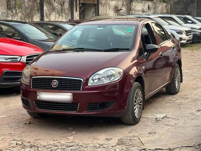 https://images10.gaadi.com/usedcar_image/3790990/original/processed_img2963447__used_car_2963447_1706184733.jpg?imwidth=6400