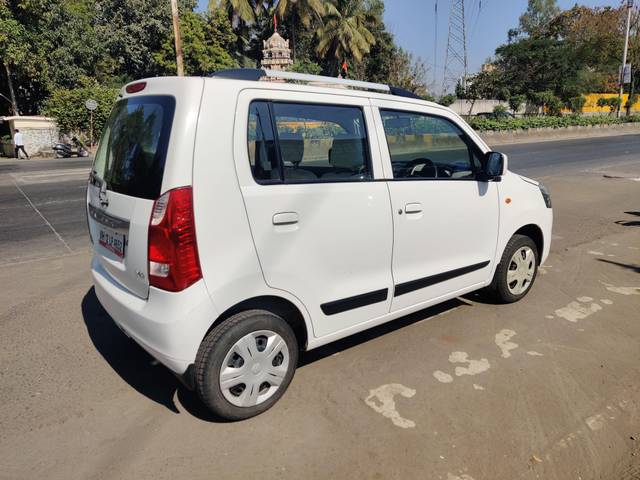 https://images10.gaadi.com/usedcar_image/3802887/original/processed_img2968818__used_car_2968818_1706784030.jpg?imwidth=6401