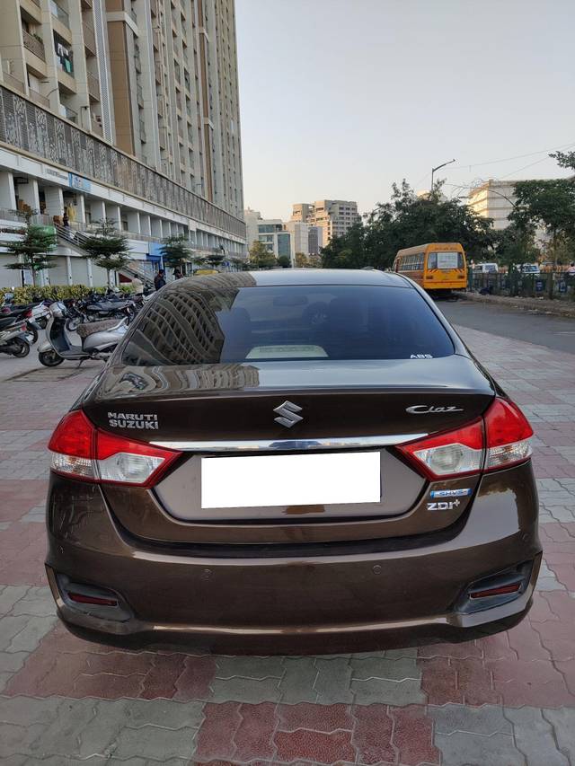 https://images10.gaadi.com/usedcar_image/3809066/original/processed_img2971613__used_car_2971613_1707121430.jpg?imwidth=6402