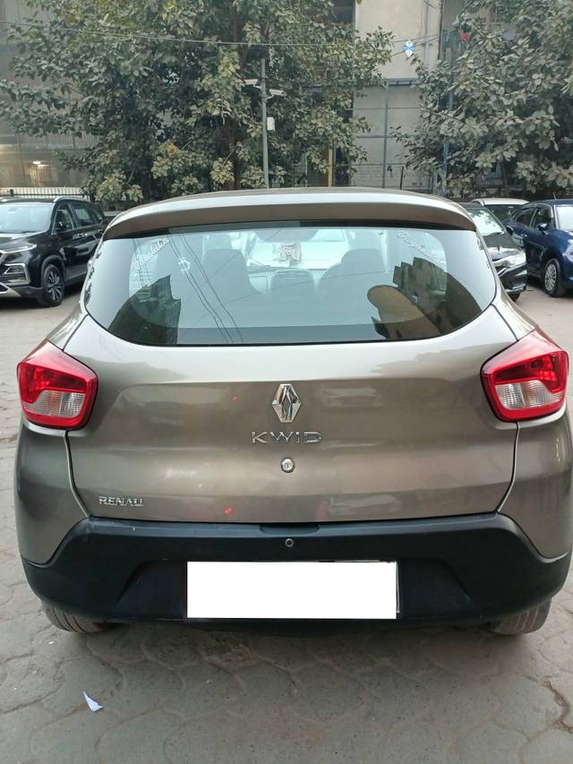 https://images10.gaadi.com/usedcar_image/3814984/original/processed_266c2da272916d601b60493e32ed9f60.jpg?imwidth=6402