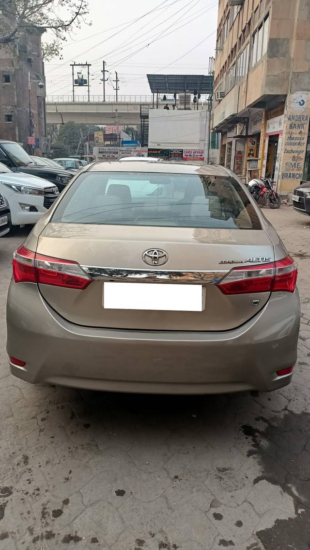 https://images10.gaadi.com/usedcar_image/3816017/original/processed_f04e2b6138a902df1bc81b8bcfa7377a.jpg?imwidth=6401