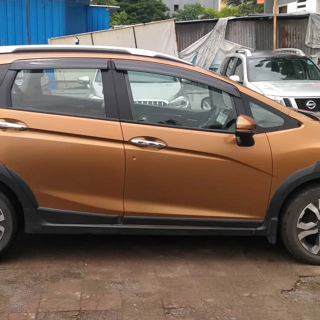 https://images10.gaadi.com/usedcar_image/3823400/original/d107ffdc265e8c23a2bcb585081d4d9c.jpg?imwidth=6401