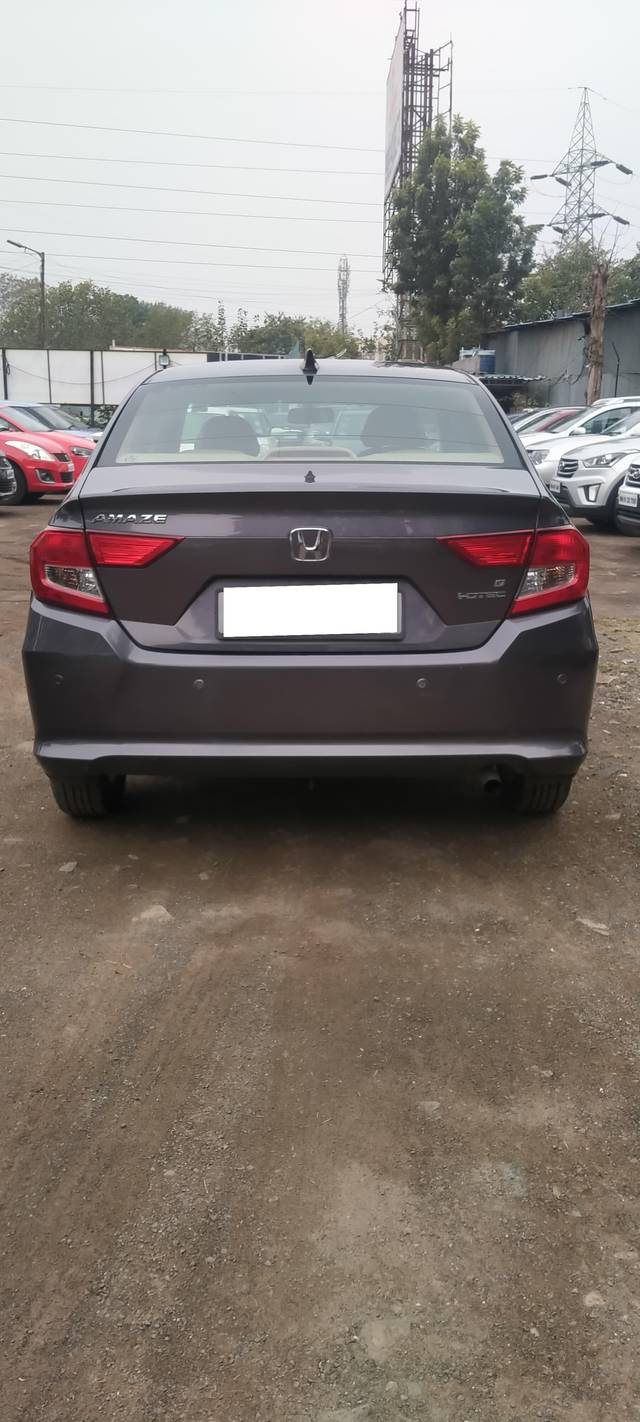 https://images10.gaadi.com/usedcar_image/3823401/original/processed_a72bade38234953a35b8a86892951584.jpg?imwidth=6402