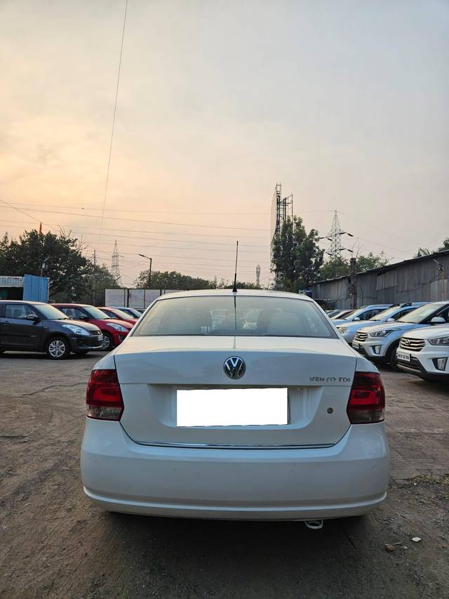 https://images10.gaadi.com/usedcar_image/3823409/original/processed_5f141a574c2e06637dda6c7e0bcf7a9a.jpg?imwidth=6402