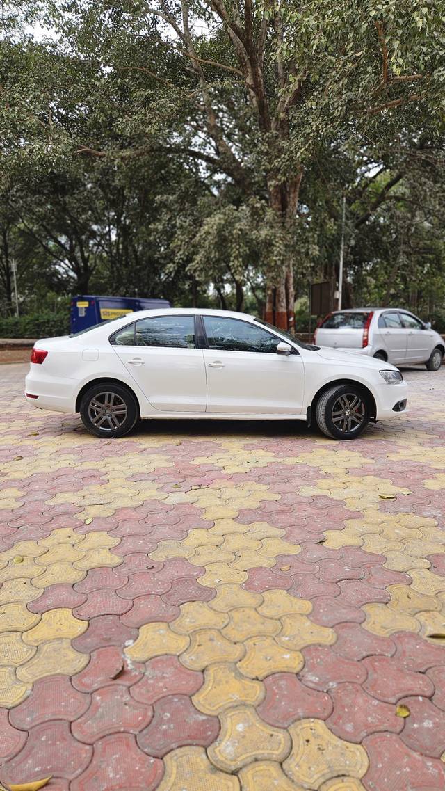 https://images10.gaadi.com/usedcar_image/3823884/original/processed_f650f0021bc36e0f435bf9ca1d478e4d.jpg?imwidth=6401