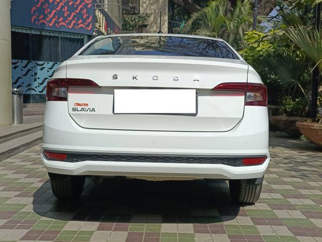 https://images10.gaadi.com/usedcar_image/3825474/original/processed_bd701ea91994deb581ac9efb2ae6e5bc.jpg?imwidth=6401