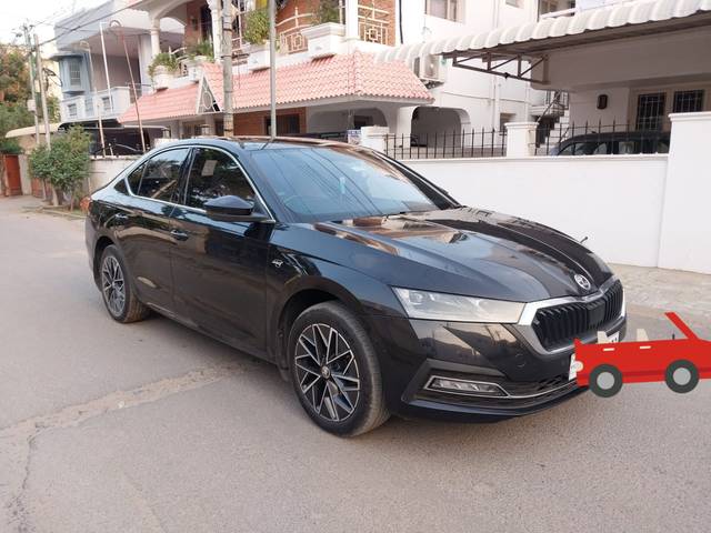 https://images10.gaadi.com/usedcar_image/3829344/original/262c7e34e40bc775fca98c7c1814b80b.jpg?imwidth=6400