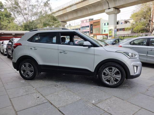 https://images10.gaadi.com/usedcar_image/3829933/original/processed_1d1701712eb5fe72db3bacb502de0a8f.jpeg?imwidth=6401