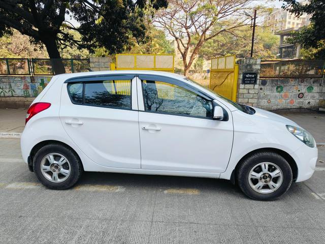 https://images10.gaadi.com/usedcar_image/3830890/original/processed_da7ba3c22d64b5ed85fa1ef432742658.jpg?imwidth=6401