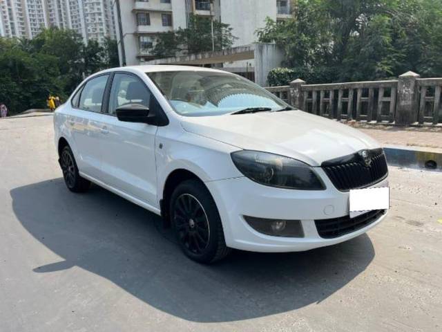 https://images10.gaadi.com/usedcar_image/3835836/original/processed_365bc79237f6f4fcc79fc0e730ab3f25.jpg?imwidth=6400