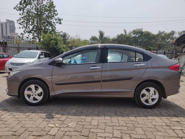 https://images10.gaadi.com/usedcar_image/3839772/original/processed_e5d50c8d49e130d32992f72007a84d1a.jpeg?imwidth=6402