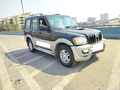 Mahindra Scorpio VLX 4WD AT BSIV