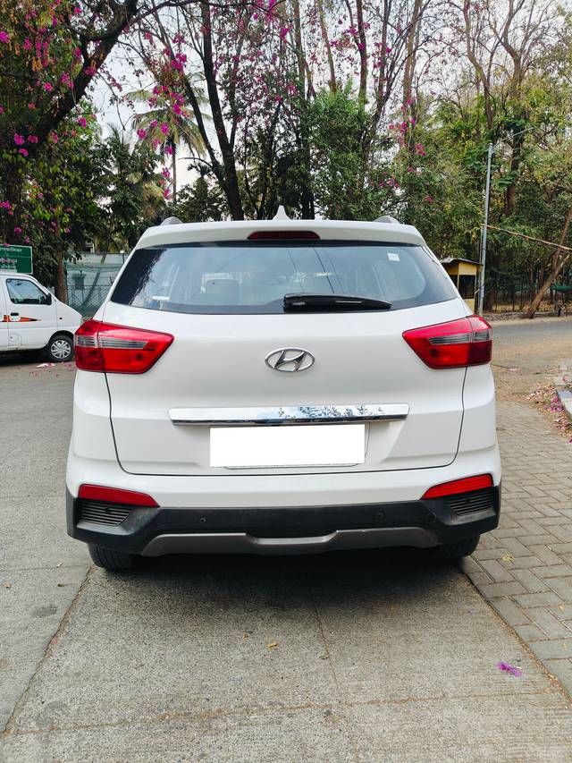 https://images10.gaadi.com/usedcar_image/3845259/original/processed_acf2c0d24103926a45bfdbc429a4e38a.jpg?imwidth=6402