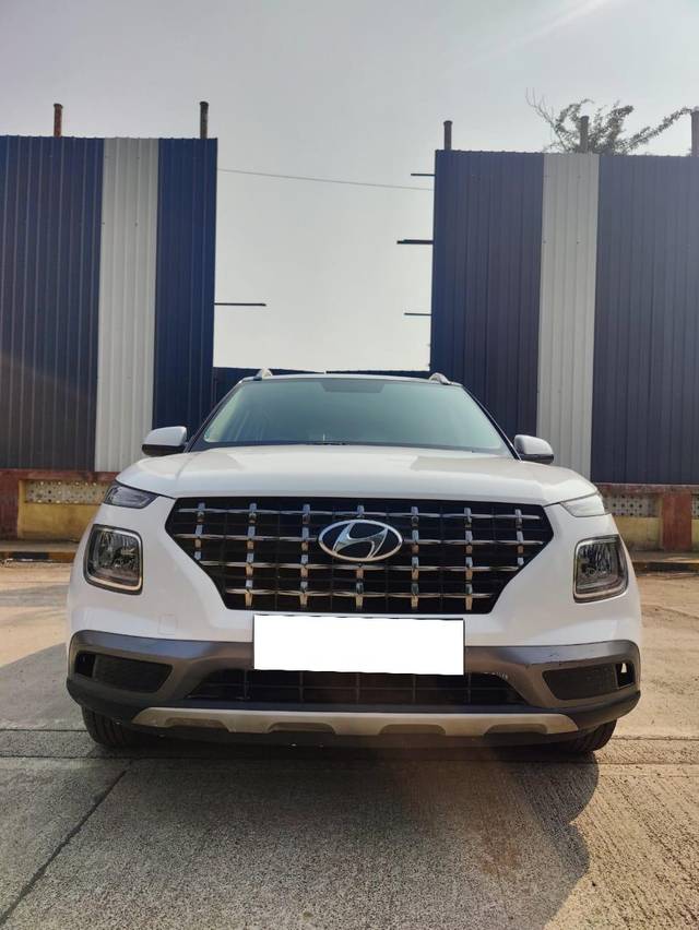 https://images10.gaadi.com/usedcar_image/3850797/original/processed_bef6c3f74804394f124f7dff9bc88aab.jpg?imwidth=6400