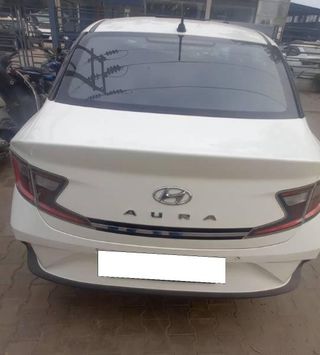 Hyundai Aura 2020-2023 Hyundai Aura S CNG
