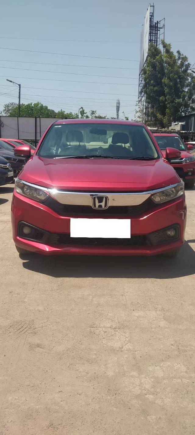 https://images10.gaadi.com/usedcar_image/3871555/original/processed_5e5b2e193e96e83690a0370fdf00564a.jpg?imwidth=6400