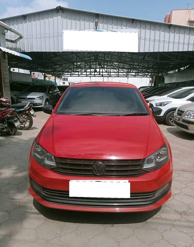 https://images10.gaadi.com/usedcar_image/3877990/original/processed_1236d5ec7f137e069524468e94324143.jpeg?imwidth=6402