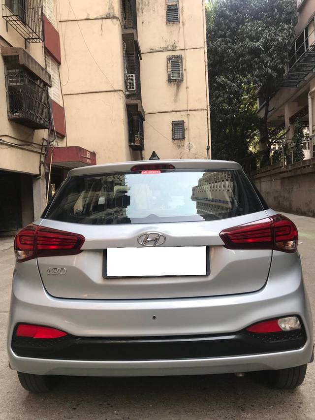 https://images10.gaadi.com/usedcar_image/3878661/original/processed_5f37ea9887674152c91f8029e890d071.jpg?imwidth=6401