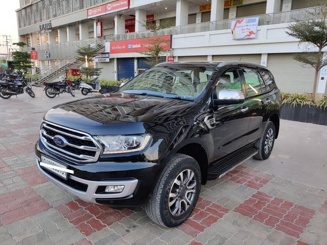 https://images10.gaadi.com/usedcar_image/3883981/original/processed_8d587500b68722717853143afb1e2c46.jpg?imwidth=6402