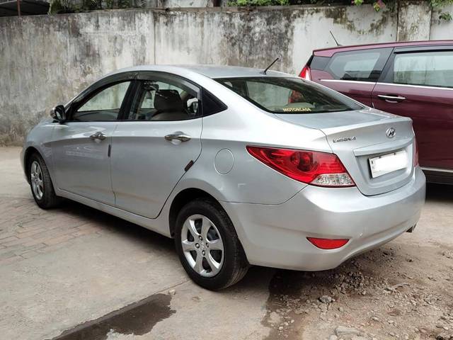 https://images10.gaadi.com/usedcar_image/3888484/original/processed_6a88608cf4bb1c4efe0d4913363ce56c.jpg?imwidth=6402