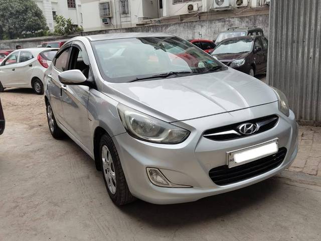 https://images10.gaadi.com/usedcar_image/3888484/original/processed_74f73de236e772e285bd9de026c0b96c.jpg?imwidth=6400