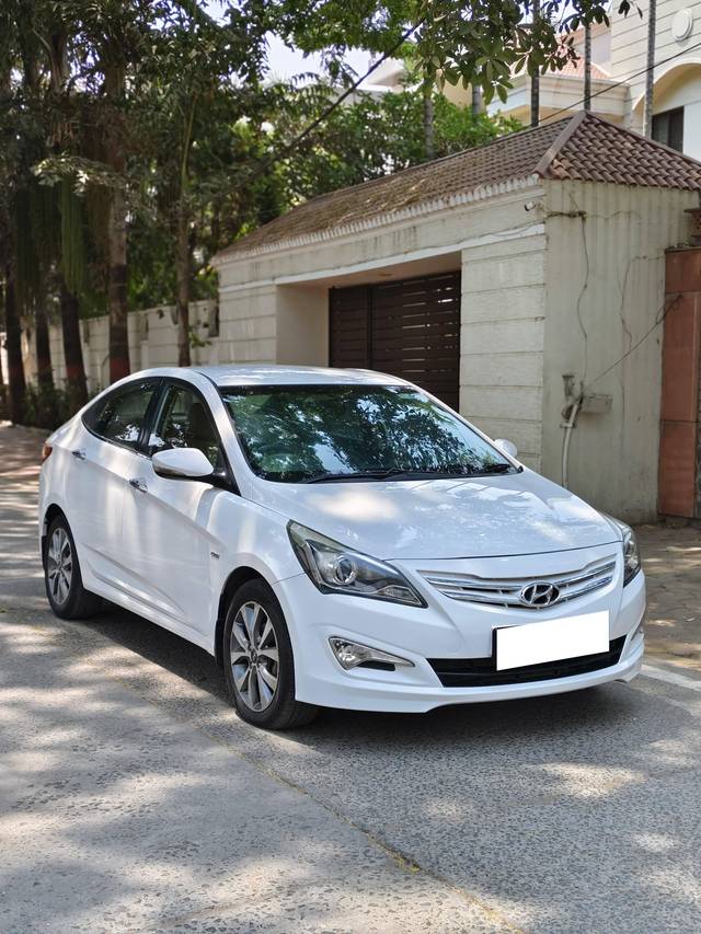 https://images10.gaadi.com/usedcar_image/3888502/original/processed_ee9a6cc277dfece5a7f5991b5ec4b2b0.jpg?imwidth=6400