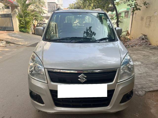 https://images10.gaadi.com/usedcar_image/3889594/original/processed_4879bcfc2a92f679e0340ce10088d297.jpg?imwidth=6400