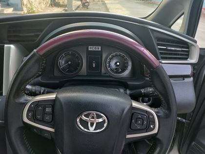 Toyota Innova Crysta 2.4 VX MT BSIV
