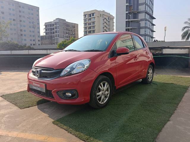 https://images10.gaadi.com/usedcar_image/3896302/original/6cb417e44ec8bc3b5a4b4197dc4861e7.jpg?imwidth=6402