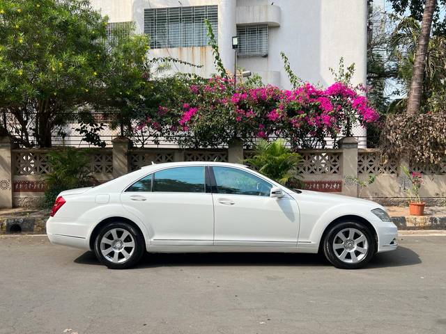 https://images10.gaadi.com/usedcar_image/3896362/original/e5b56f7d1cf599d7f2f7de099ac1b693.jpg?imwidth=6402