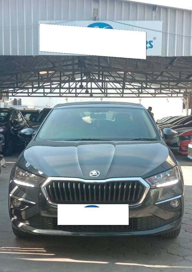 https://images10.gaadi.com/usedcar_image/3899394/original/processed_fb4dab8653dfed79568bf6e3aa8b8b0e.jpeg?imwidth=6402