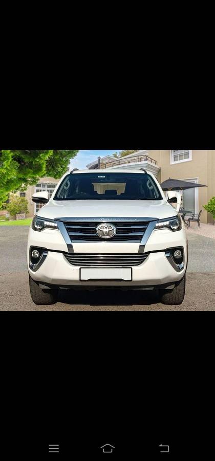Toyota Fortuner 2.8 2WD AT Toyota Fortuner 2.8 2WD AT